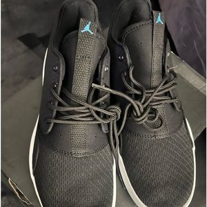 JORDAN ECLIPSE (BRAND NEW/NEVER WORN!!!!